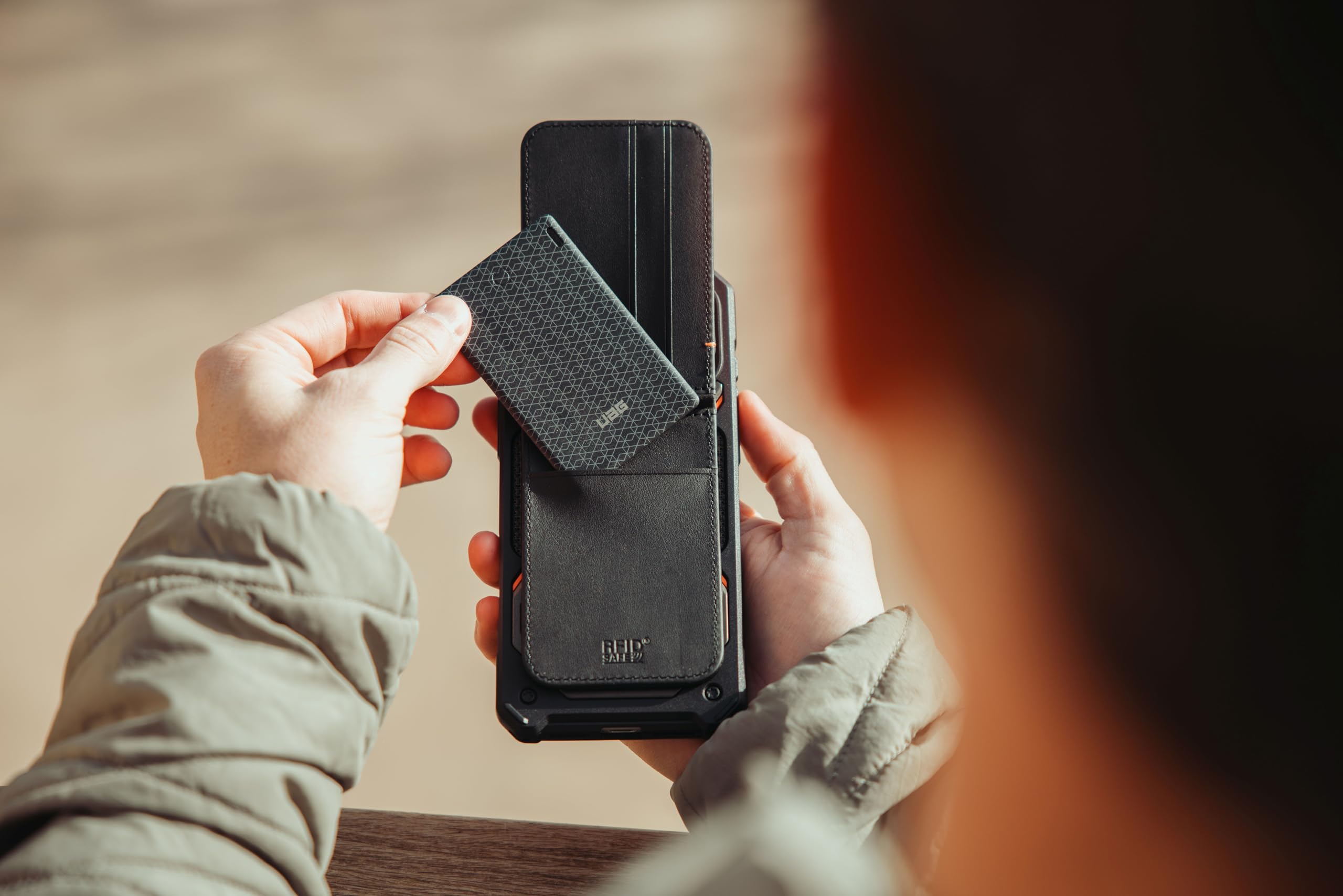 UAG Metropolis Tracker Card - Mfi Certified Slim Finder Wireless Rechargeable Compatible with iOS & Android Find My App, Tracker for Wallet Luggage Passport, Black/Micro Hexagon - Image 5