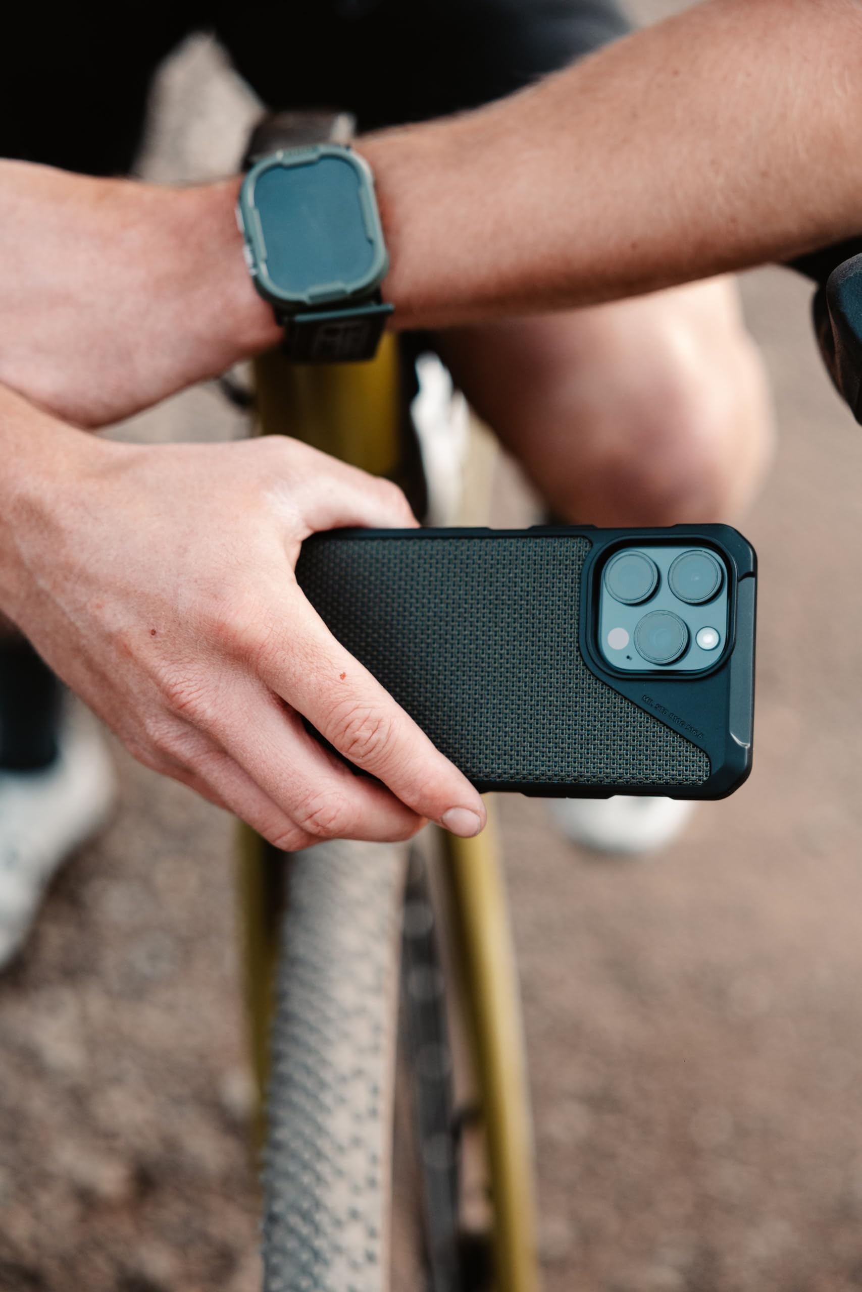 URBAN ARMOR GEAR UAG [Updated Ver] Compatible with iPhone 15 Pro Case 6.1" Metropolis LT Kevlar Olive Built-in Magnet Compatible with MagSafe Charging Rugged Military Grade Dropproof Protective Cover - Image 6