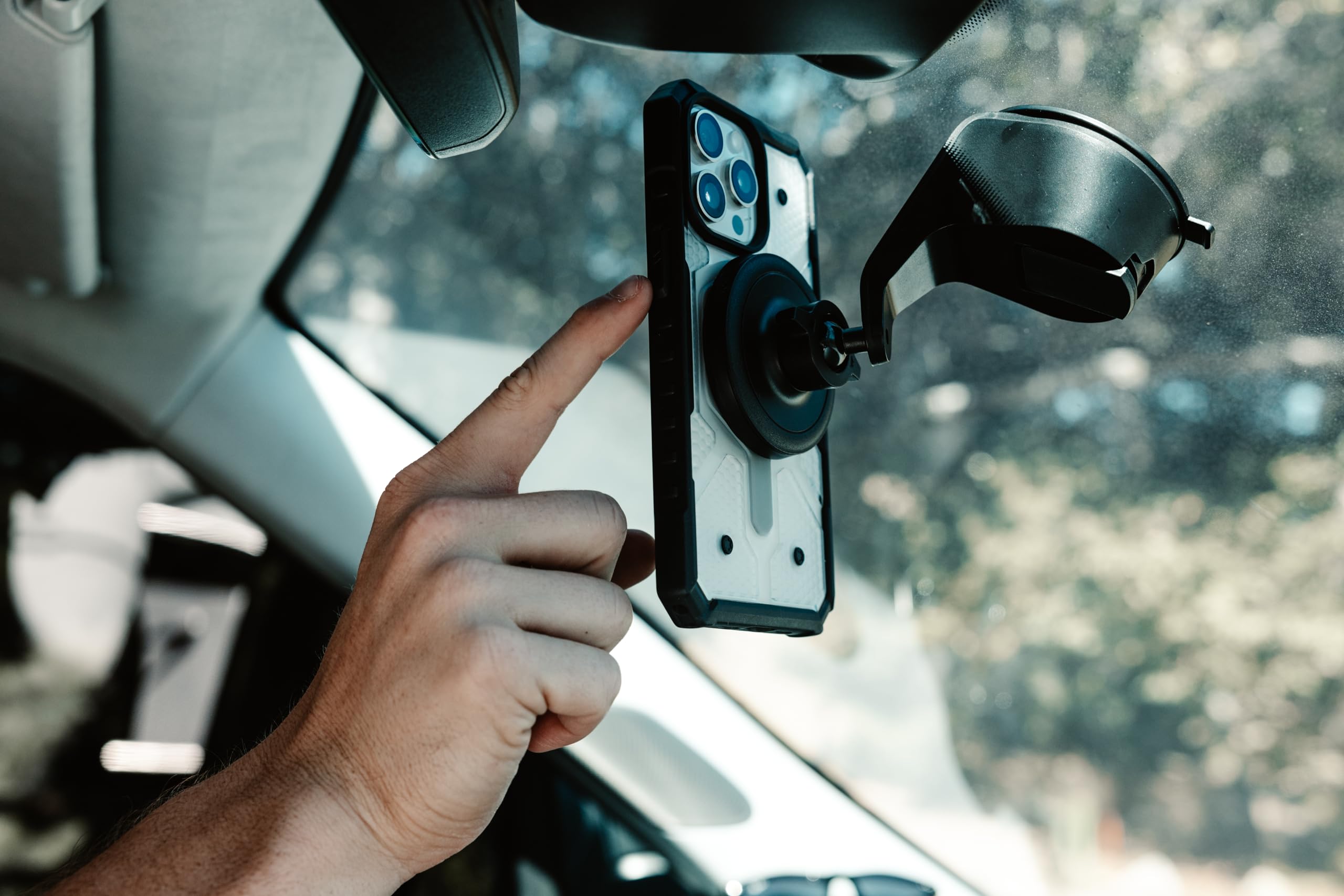 URBAN ARMOR GEAR UAG Case [Updated Version] Compatible with iPhone 15 Pro 6.1" Pathfinder Clear Ash/Black Built-in Magnet Compatible with MagSafe Charging Rugged Transparent Dropproof Protective Cover - Image 6